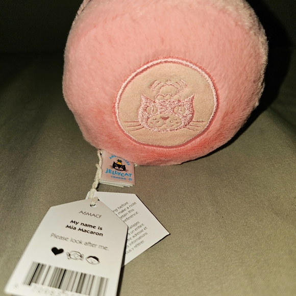 Jellycat Amuseables Mia Macaron Pink Framboise BNWT - Picture 4 of 4